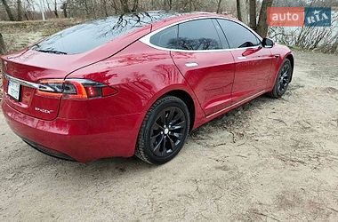 Ліфтбек Tesla Model S 2016 в Києві