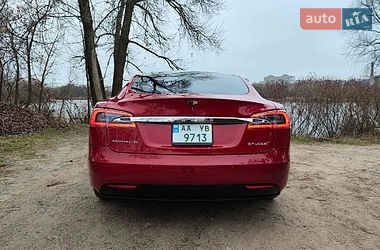 Ліфтбек Tesla Model S 2016 в Києві