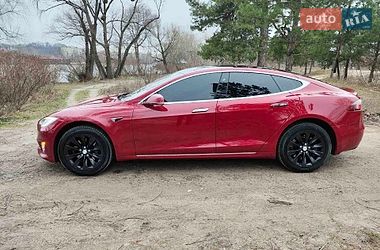 Ліфтбек Tesla Model S 2016 в Києві