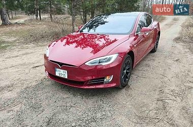 Ліфтбек Tesla Model S 2016 в Києві