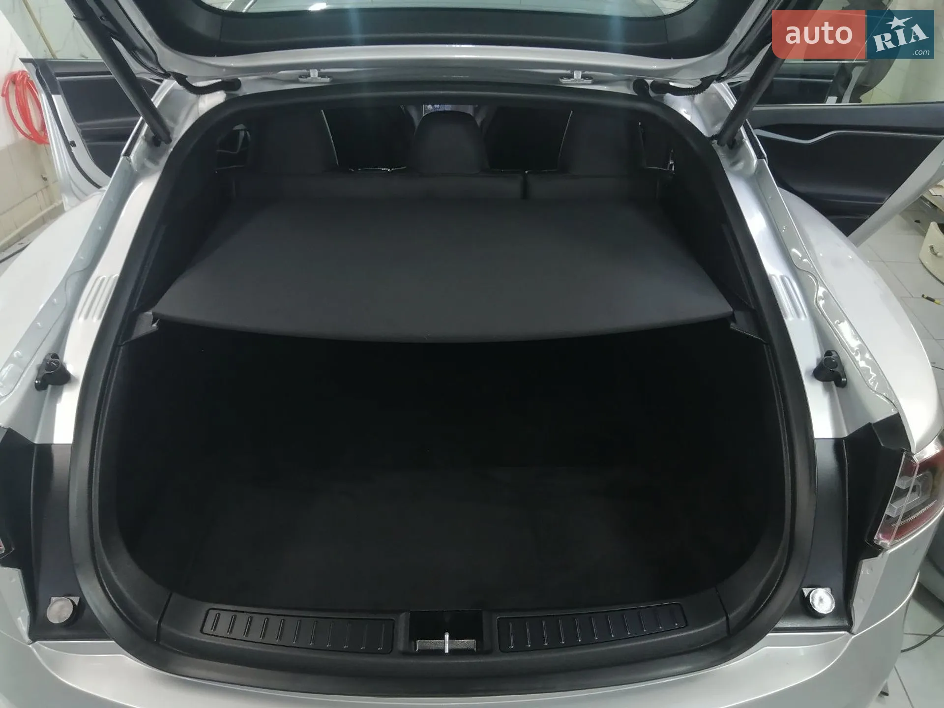 2018 Tesla Model S - мініатюра 9