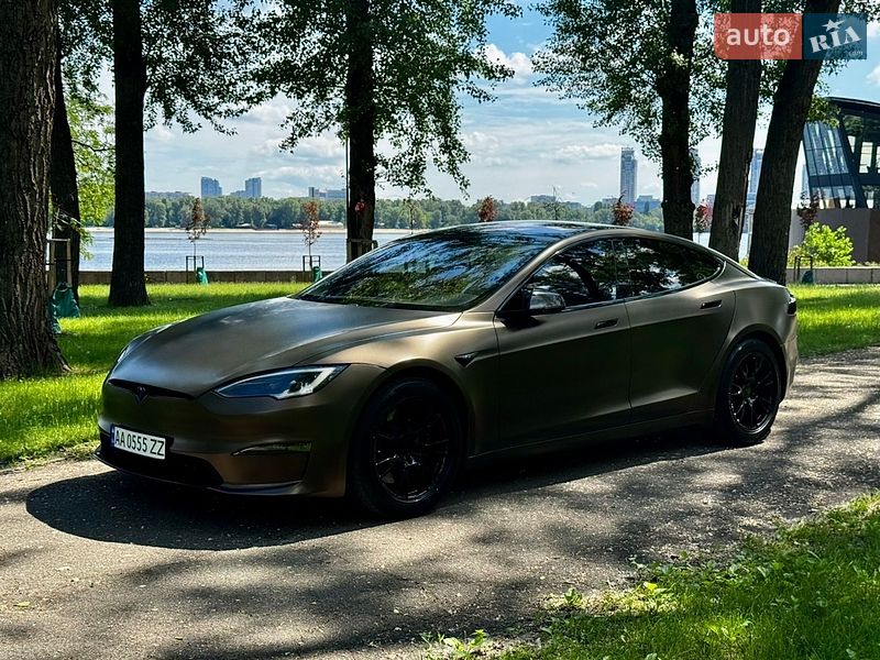 Лифтбек Tesla Model S 2023 в Киеве