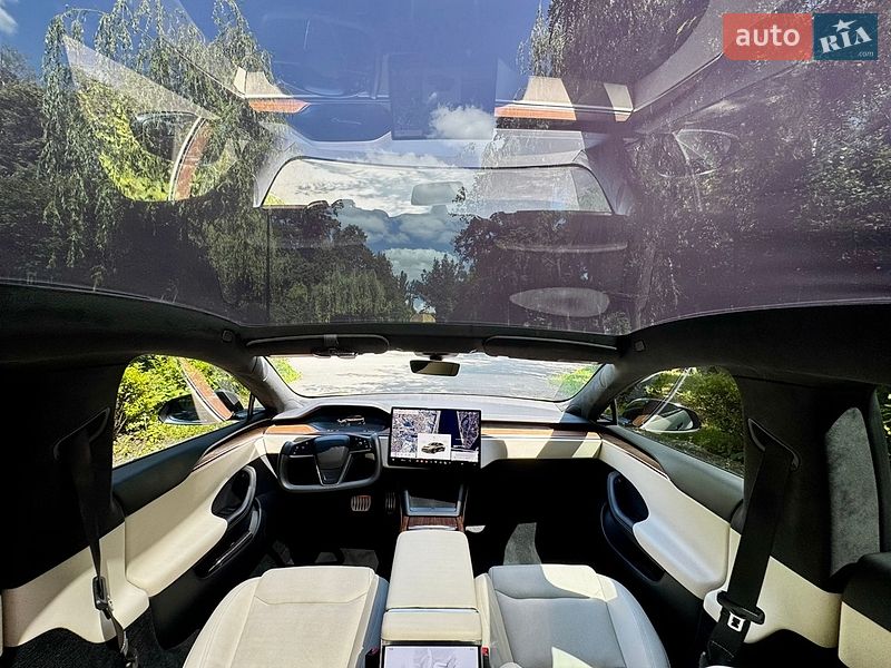 Лифтбек Tesla Model S 2023 в Киеве