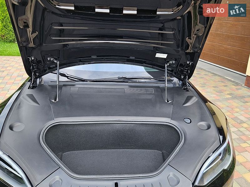 Лифтбек Tesla Model S 2024 в Калуше фото 12 Лифтбек Tesla Model S 2024 в Калуше