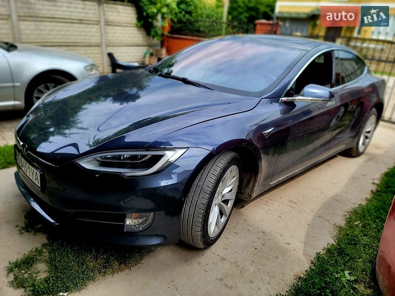Лифтбек Tesla Model S 2018 в Бучаче