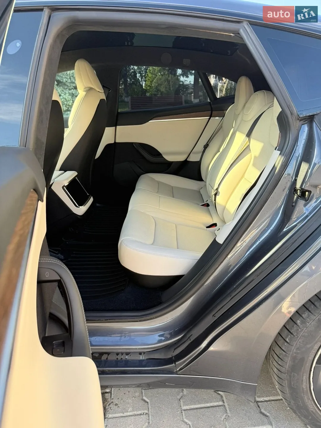 2022 Tesla Model S - мініатюра 14