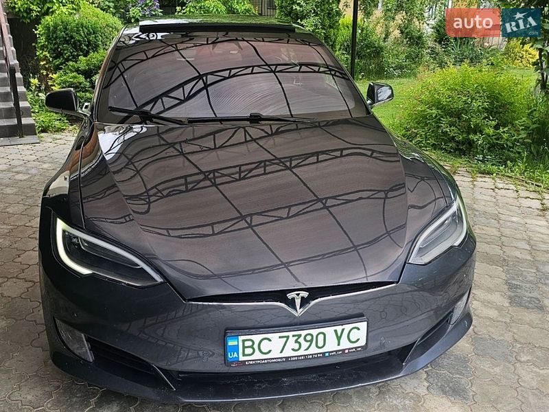 Tesla Model S 2017