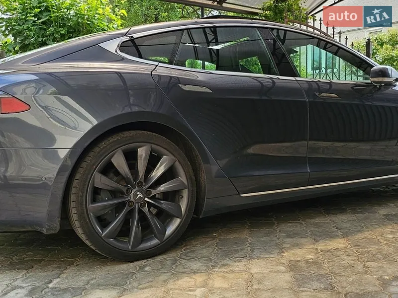 Tesla Model S 2017