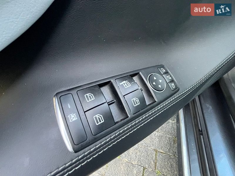 Лифтбек Tesla Model S 2017 в Черновцах