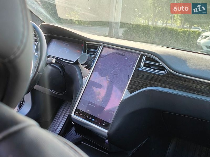 Лифтбек Tesla Model S 2016 в Виннице фото 16 Лифтбек Tesla Model S 2016 в Виннице