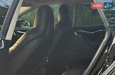 Лифтбек Tesla Model S 2015 в Львове