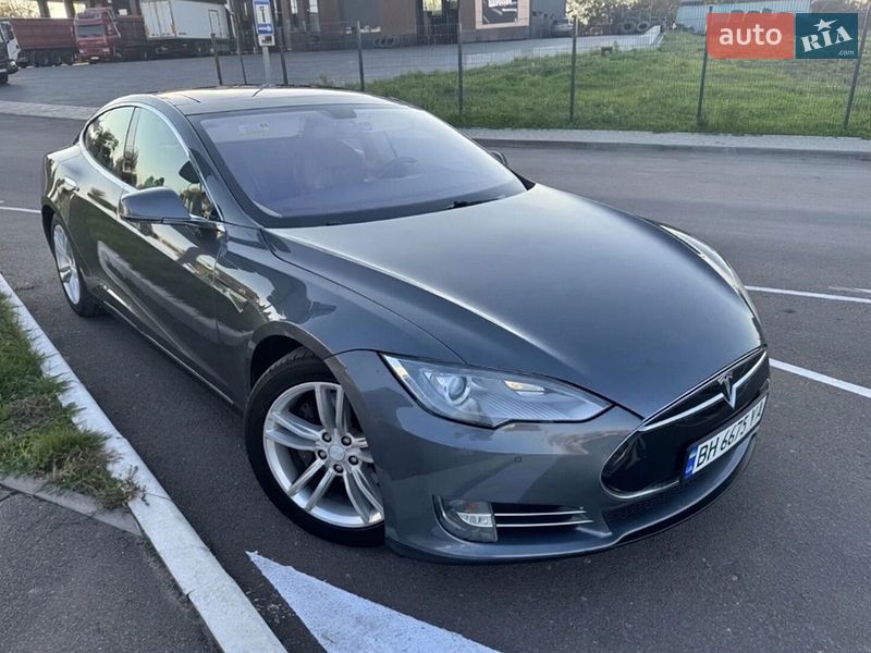 Ліфтбек Tesla Model S 2013 в Одесі