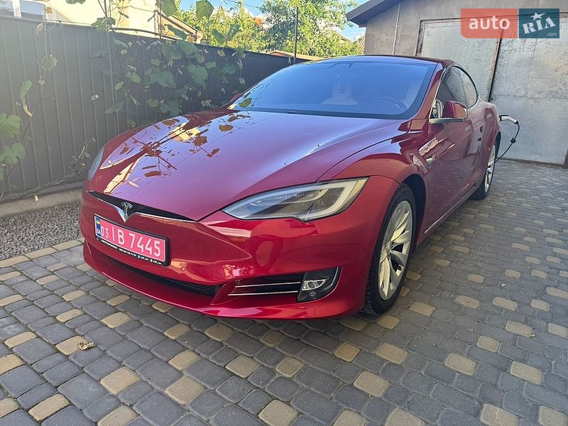 Ліфтбек Tesla Model S 2017 в Володимирі фото 3 Ліфтбек Tesla Model S 2017 в Володимирі