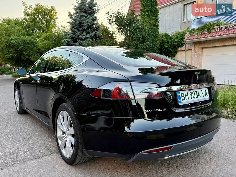 Лифтбек Tesla Model S 2015 в Одессе