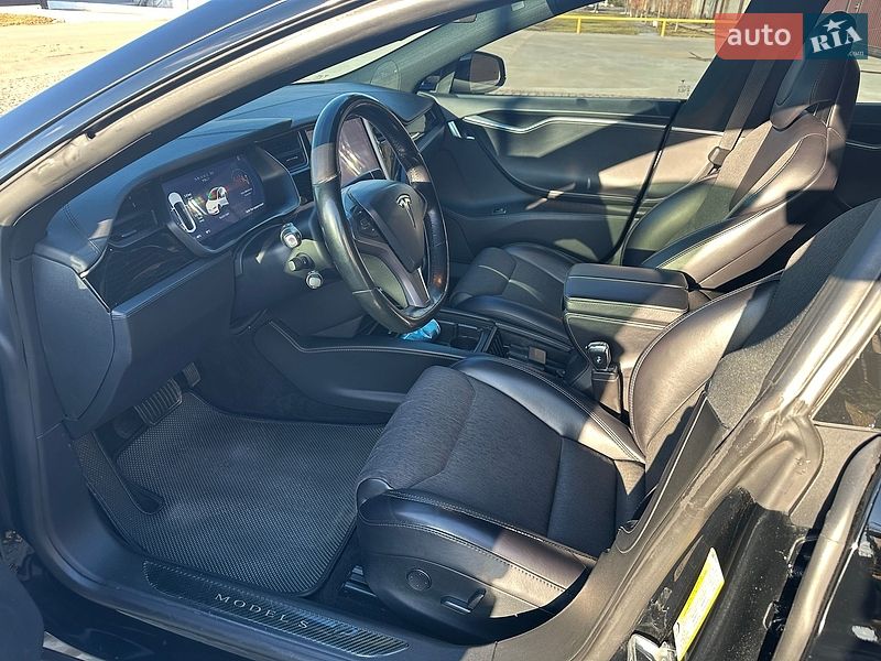Ліфтбек Tesla Model S 2018 в Олександрії