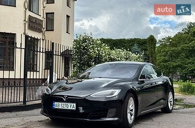 Ліфтбек Tesla Model S 2016 в Вінниці
