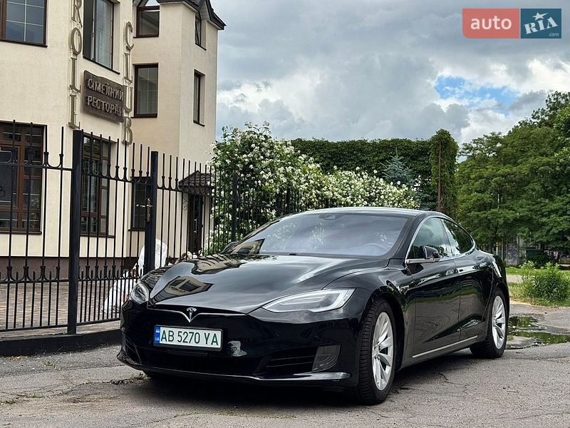 Ліфтбек Tesla Model S 2016 в Вінниці
