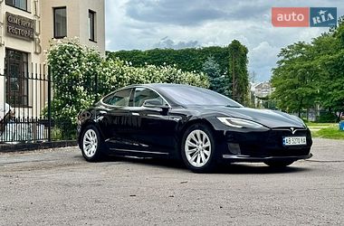 Ліфтбек Tesla Model S 2016 в Вінниці