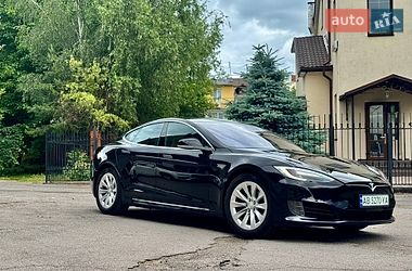 Ліфтбек Tesla Model S 2016 в Вінниці