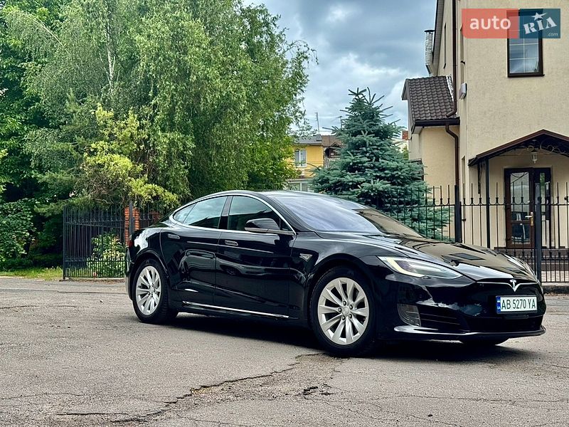 Ліфтбек Tesla Model S 2016 в Вінниці