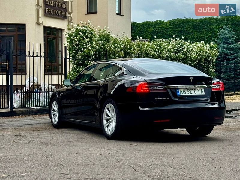 Ліфтбек Tesla Model S 2016 в Вінниці