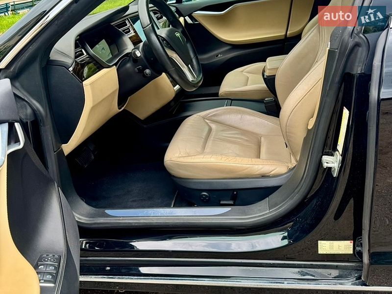 Ліфтбек Tesla Model S 2016 в Вінниці