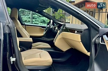 Ліфтбек Tesla Model S 2016 в Вінниці