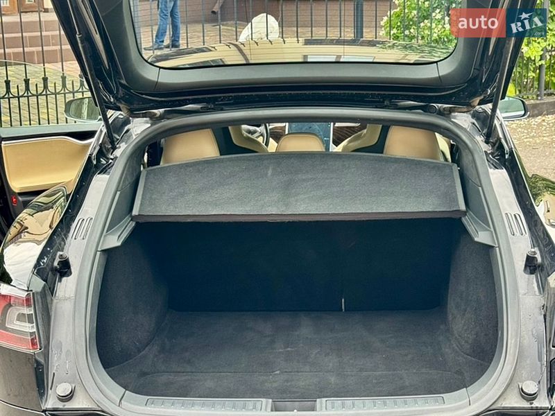 Лифтбек Tesla Model S 2016 в Виннице фото 15 Лифтбек Tesla Model S 2016 в Виннице