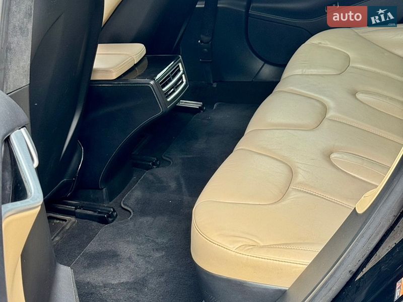 Ліфтбек Tesla Model S 2016 в Вінниці