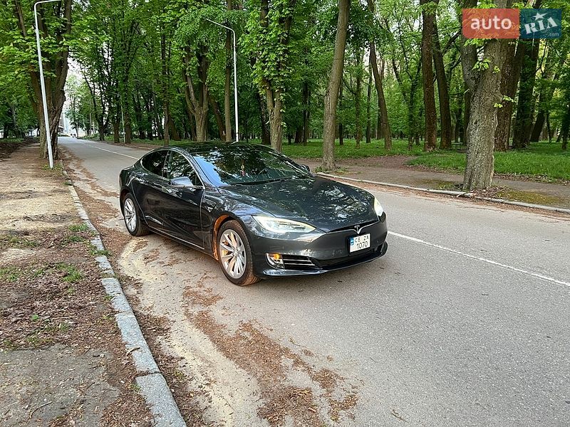 Лифтбек Tesla Model S 2018 в Черновцах фото 2 Лифтбек Tesla Model S 2018 в Черновцах