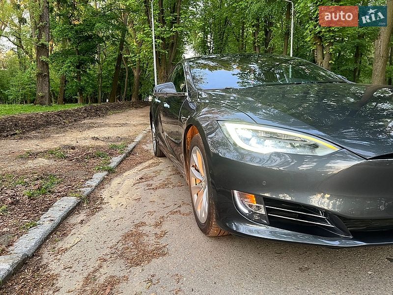 Лифтбек Tesla Model S 2018 в Черновцах фото 3 Лифтбек Tesla Model S 2018 в Черновцах