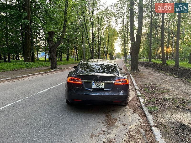 Лифтбек Tesla Model S 2018 в Черновцах фото 5 Лифтбек Tesla Model S 2018 в Черновцах