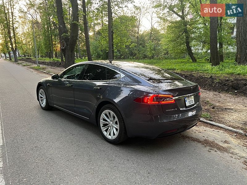 Лифтбек Tesla Model S 2018 в Черновцах фото 6 Лифтбек Tesla Model S 2018 в Черновцах