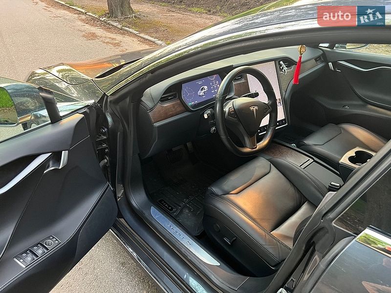 Лифтбек Tesla Model S 2018 в Черновцах фото 7 Лифтбек Tesla Model S 2018 в Черновцах