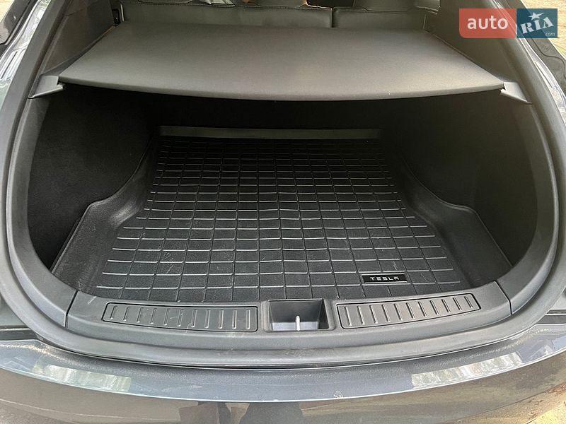 Лифтбек Tesla Model S 2018 в Черновцах фото 8 Лифтбек Tesla Model S 2018 в Черновцах