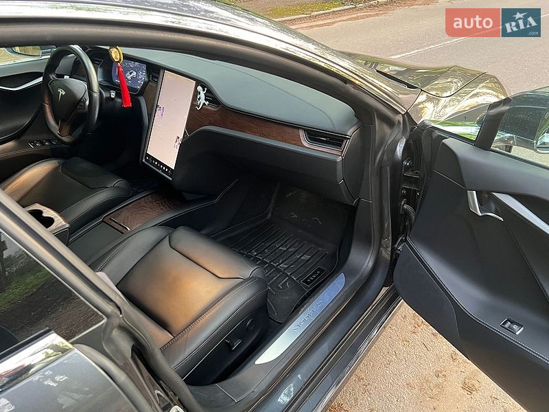 Лифтбек Tesla Model S 2018 в Черновцах фото 10 Лифтбек Tesla Model S 2018 в Черновцах