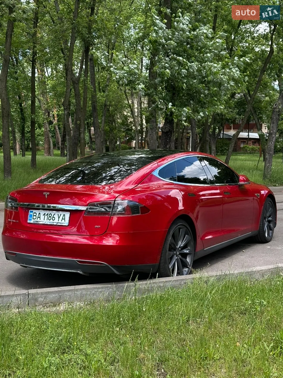 2014 Tesla Model S - мініатюра 4