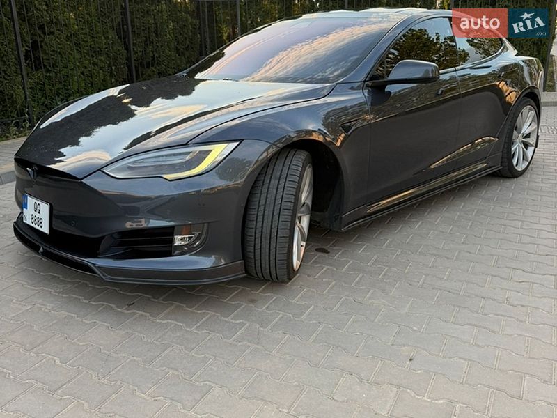 Tesla Model S 2018