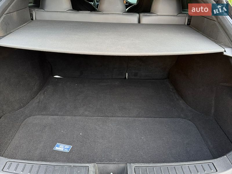 Лифтбек Tesla Model S 2018 в Одессе
