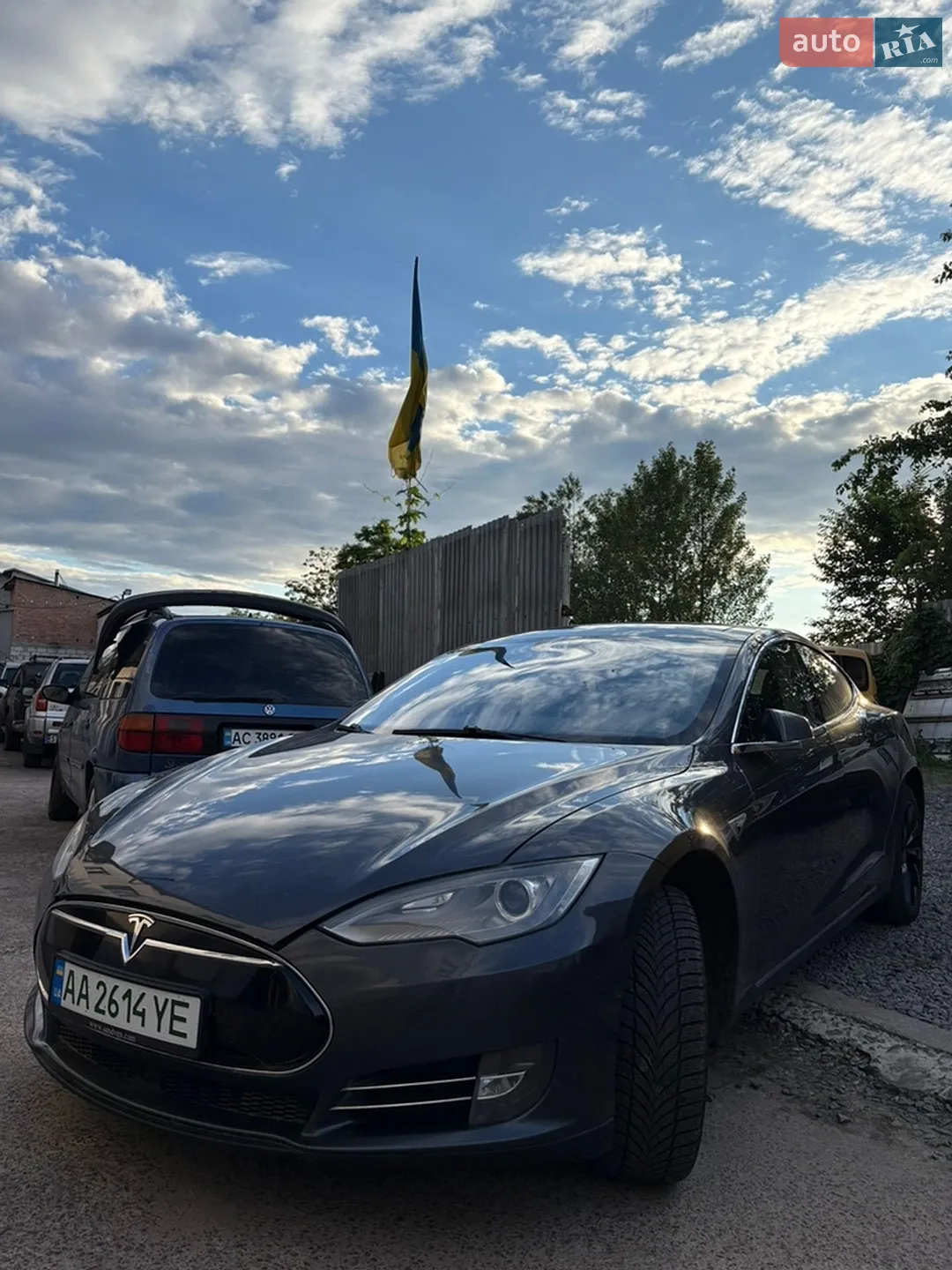 2014 Tesla Model S - мініатюра 3