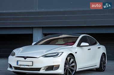 Лифтбек Tesla Model S 2017 в Киеве фото 5 Лифтбек Tesla Model S 2017 в Киеве