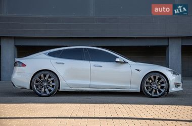 Лифтбек Tesla Model S 2017 в Киеве фото 17 Лифтбек Tesla Model S 2017 в Киеве