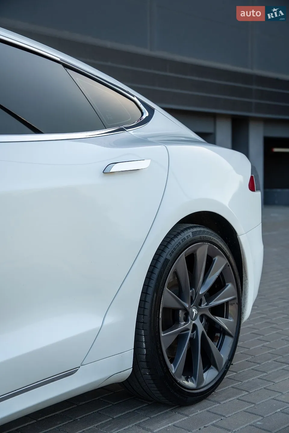 2017 Tesla Model S - мініатюра 9
