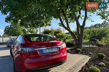 Лифтбек Tesla Model S 2016 в Луцке