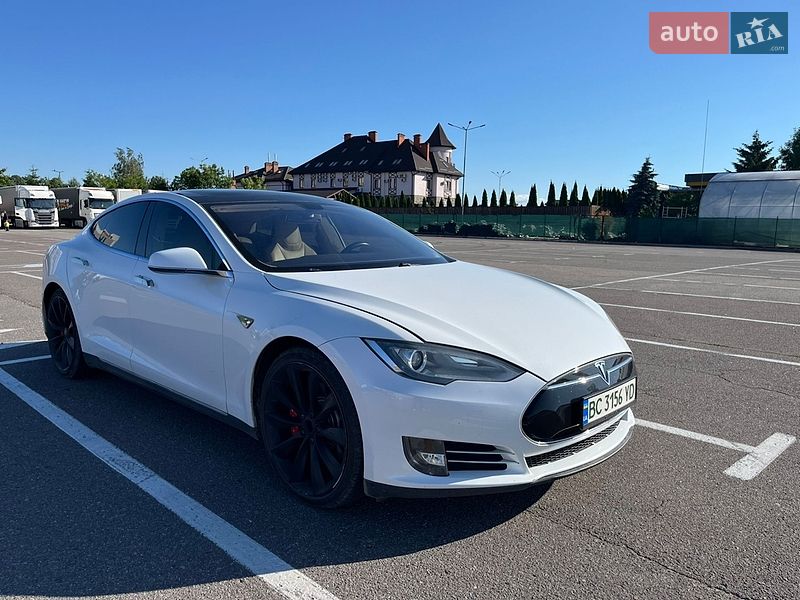 Лифтбек Tesla Model S 2013 в Суховоле