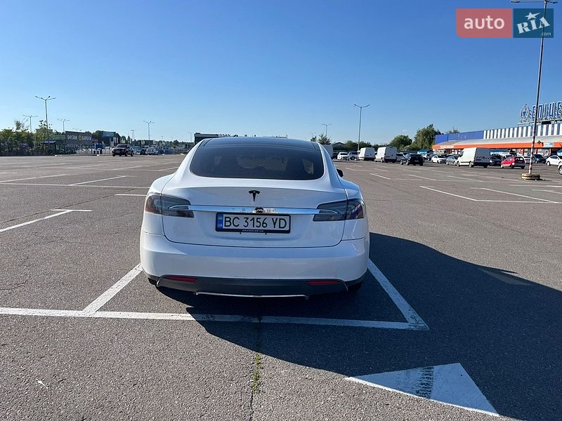 Лифтбек Tesla Model S 2013 в Суховоле