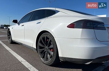 Лифтбек Tesla Model S 2013 в Суховоле