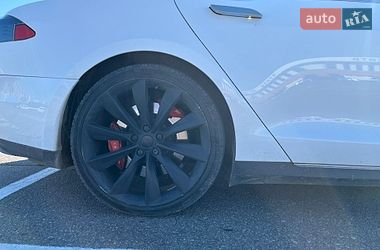 Лифтбек Tesla Model S 2013 в Суховоле