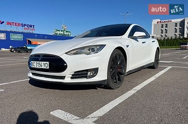 Лифтбек Tesla Model S 2013 в Суховоле