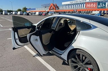 Лифтбек Tesla Model S 2013 в Суховоле